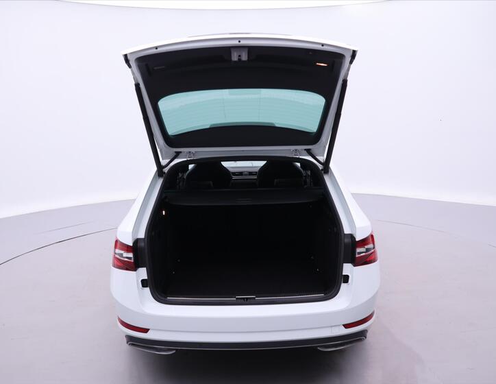 Škoda Superb 9