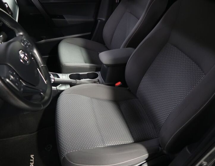 Toyota Corolla 9