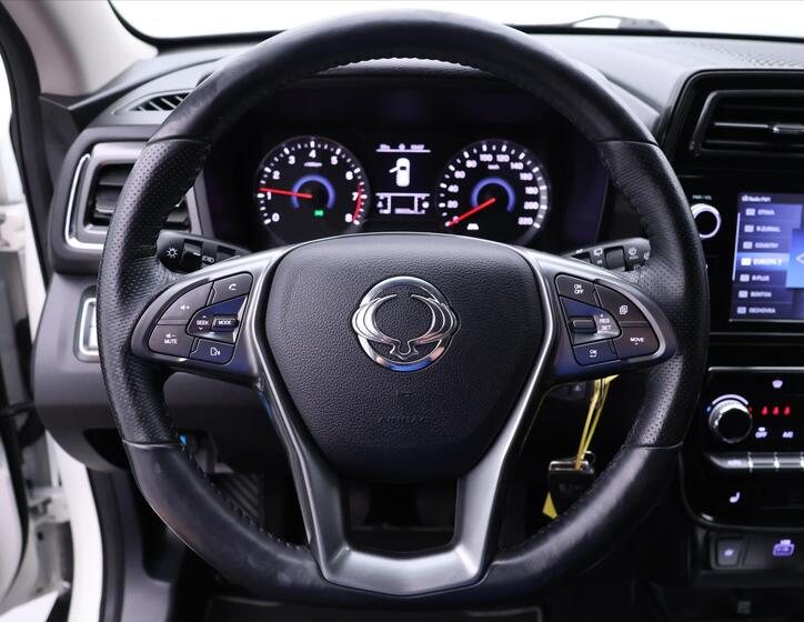 SsangYong Tivoli 19