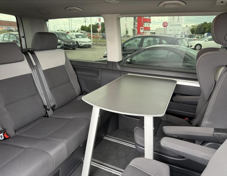 Volkswagen Multivan 17