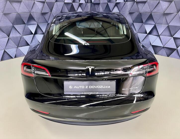 Tesla Model 3 6