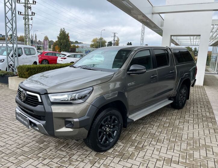 Toyota Hilux 2