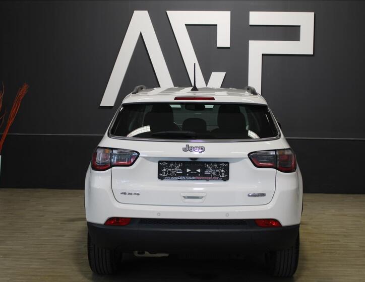 Jeep Compass 9