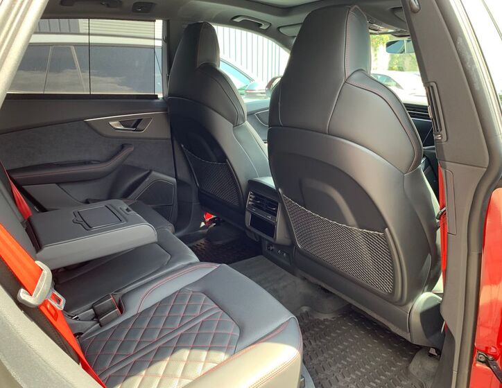 Audi Q8 27