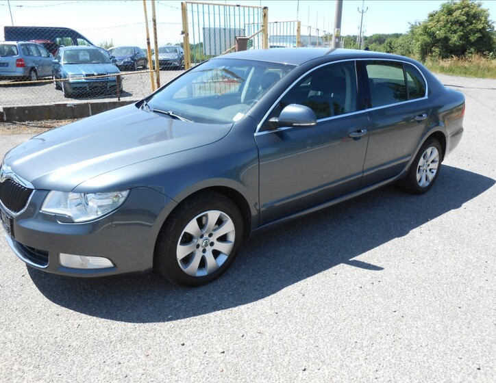 Škoda Superb 1