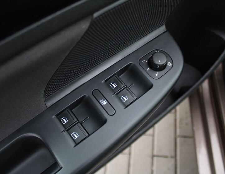 Volkswagen Golf 19