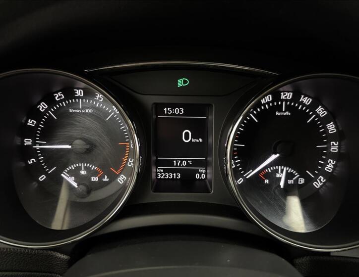 Škoda Superb 12