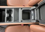 Land Rover Defender 38