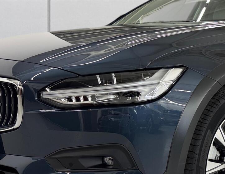 Volvo V90 5