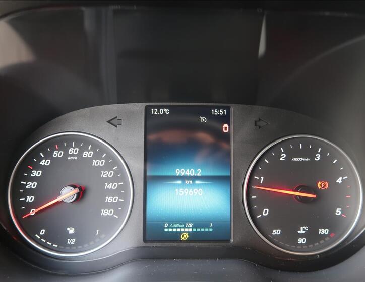 Mercedes-Benz Sprinter 11