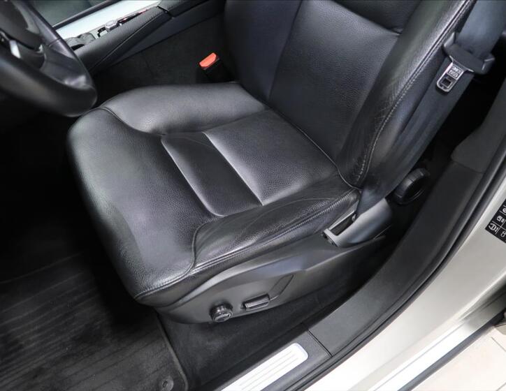 Volvo XC90 30