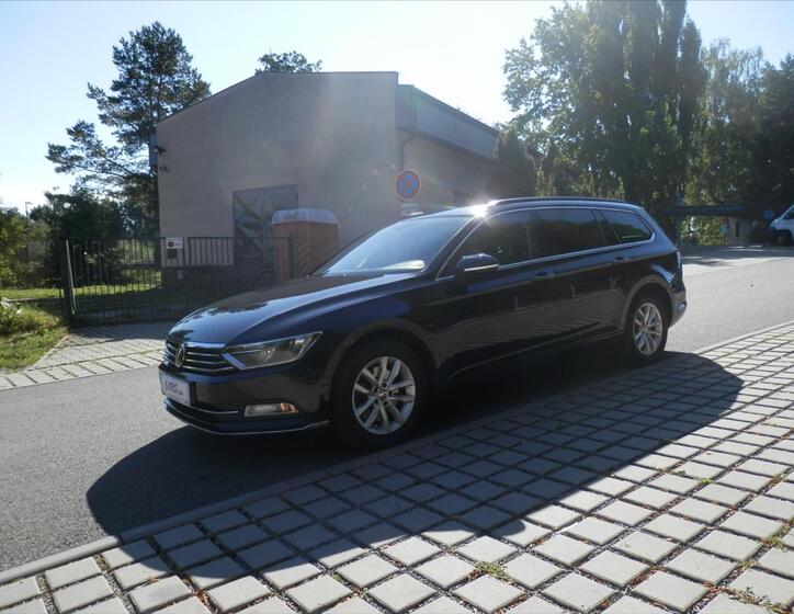 Volkswagen Passat 1