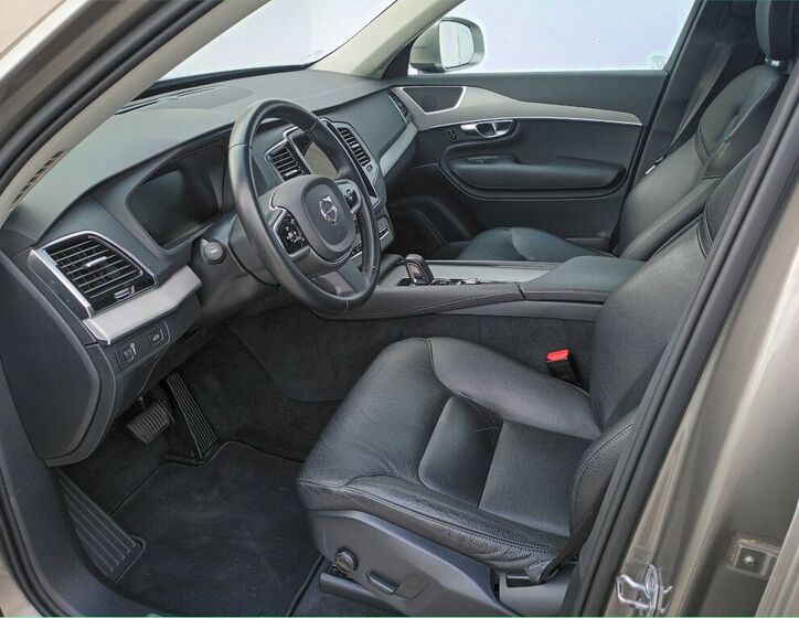 Volvo XC90 11