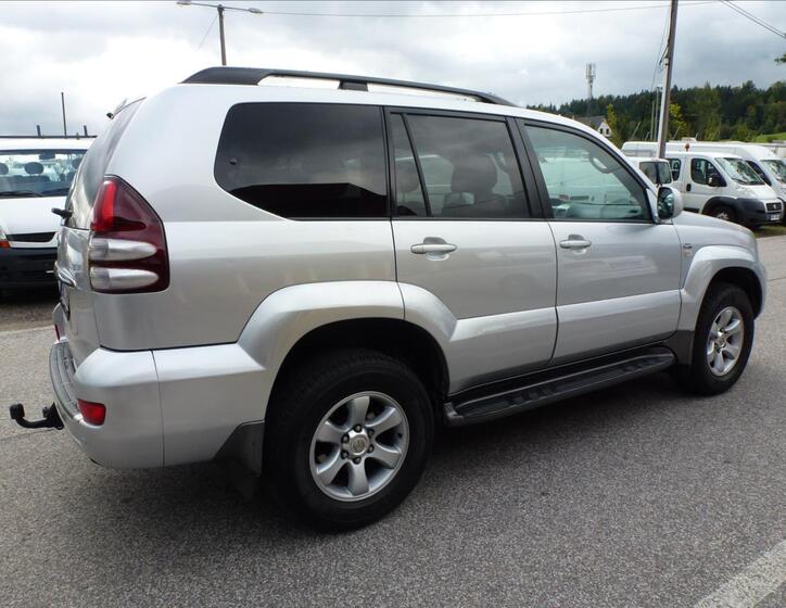 Toyota Land Cruiser 7