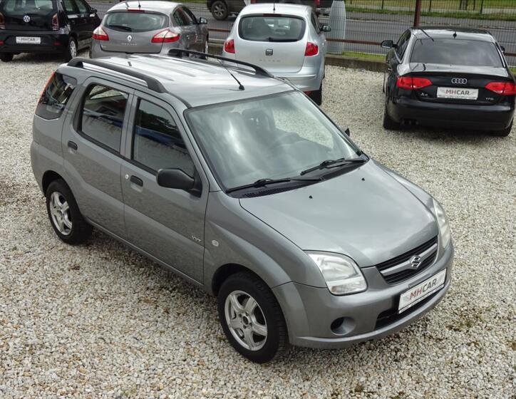 Suzuki Ignis 1