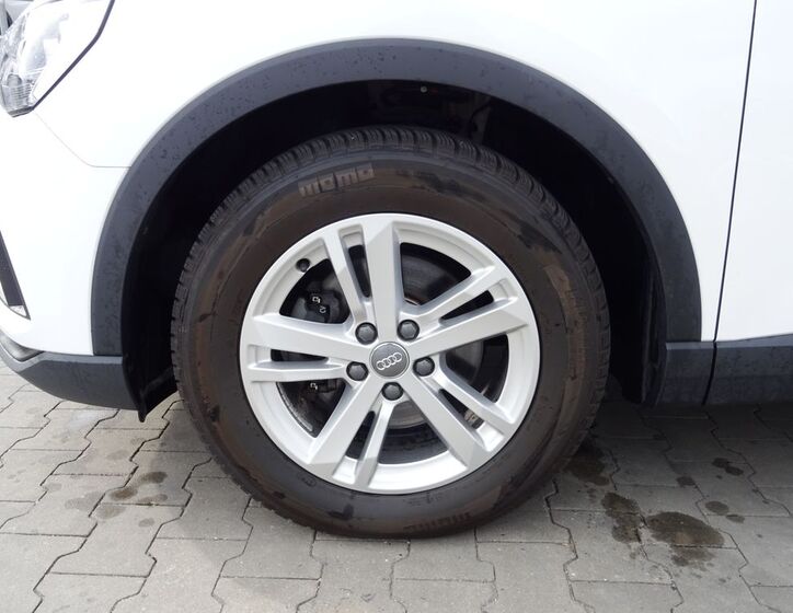 Audi Q3 27