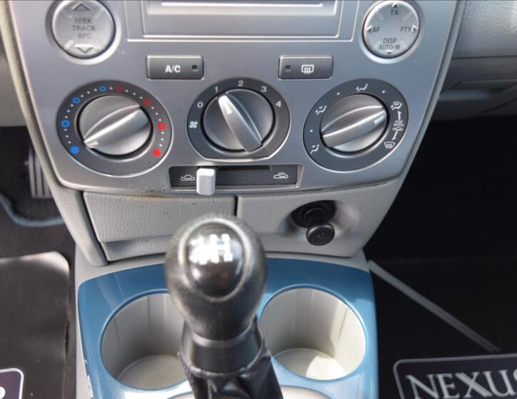 Mazda 2 38