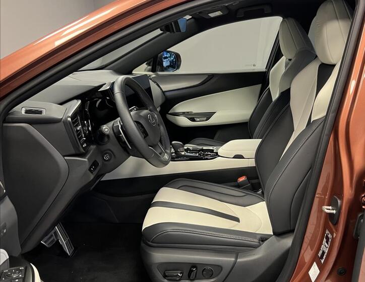 Lexus NX 450h plus 6