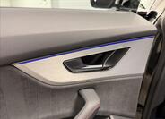 Audi Q8 22