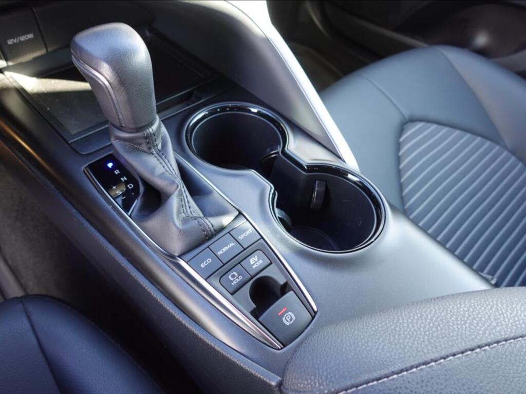 Toyota Camry 24