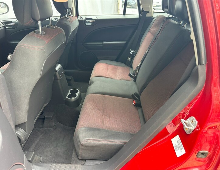 Dodge Caliber 11