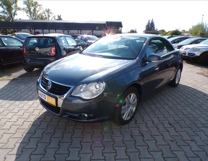 Volkswagen EOS 2