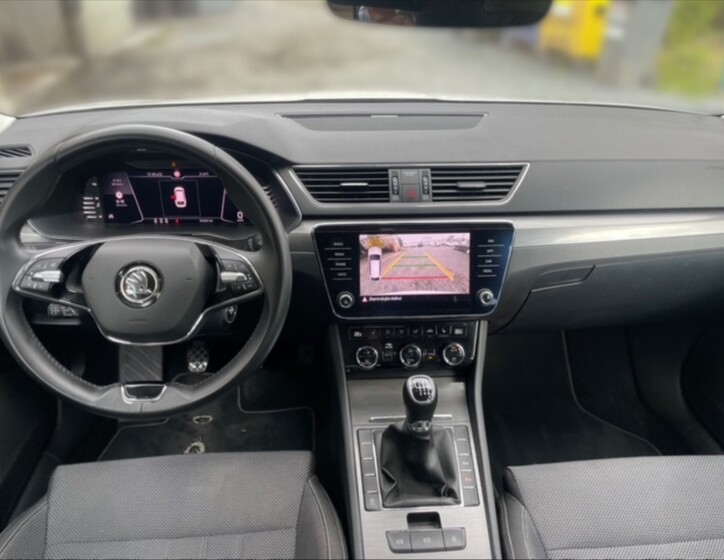 Škoda Superb 9