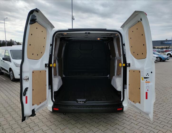 Ford Transit Custom 10