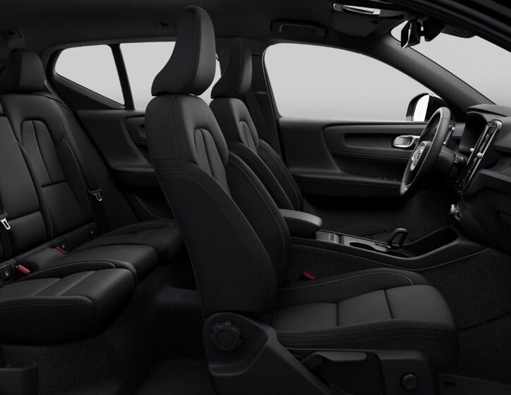 Volvo EX40 8