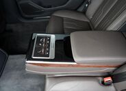 Audi A8 36