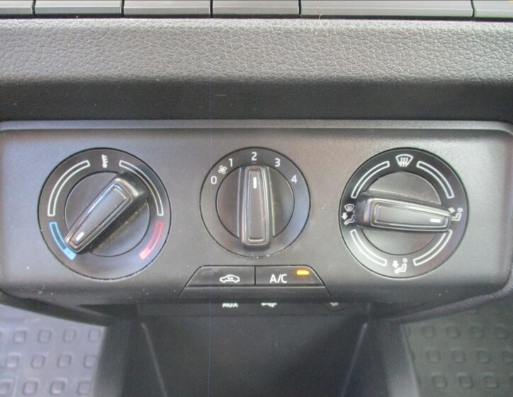Škoda Fabia 19
