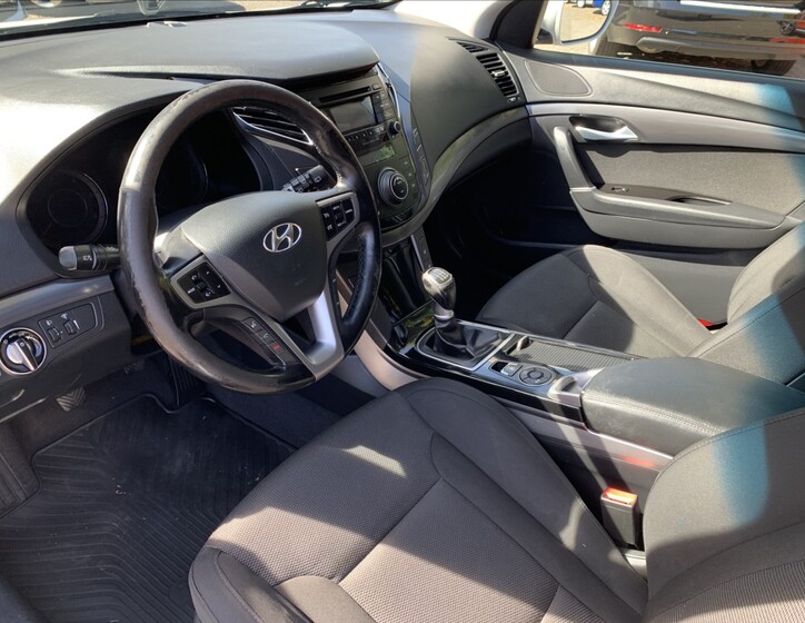 Hyundai i40 10