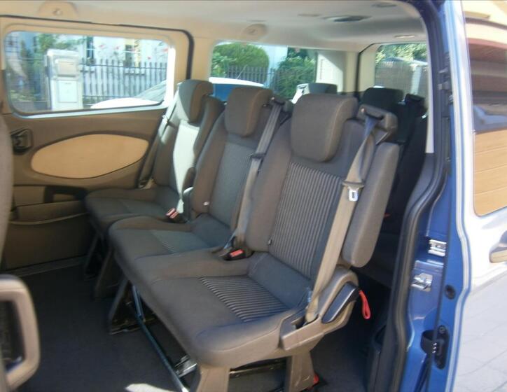 Ford Tourneo Custom 18