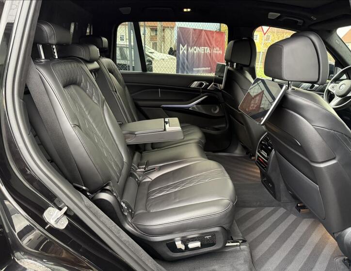 BMW X7 34