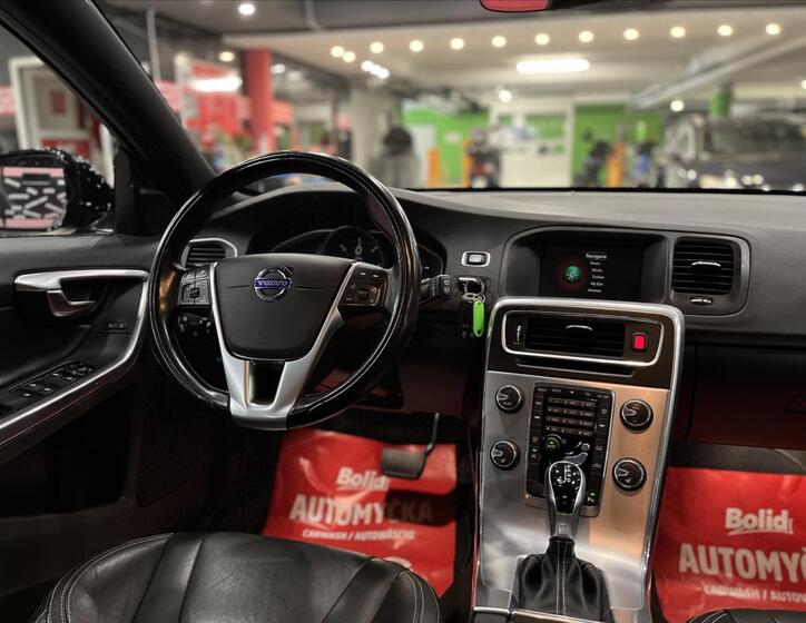 Volvo V60 25