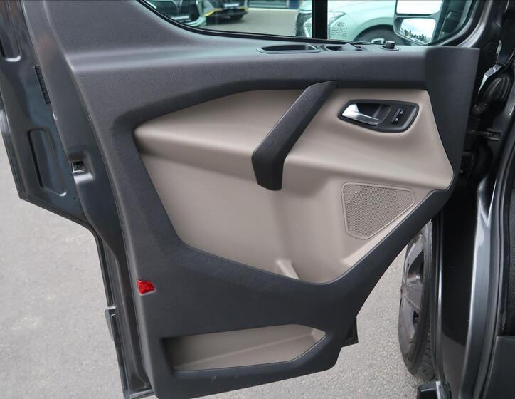 Ford Transit Custom 18