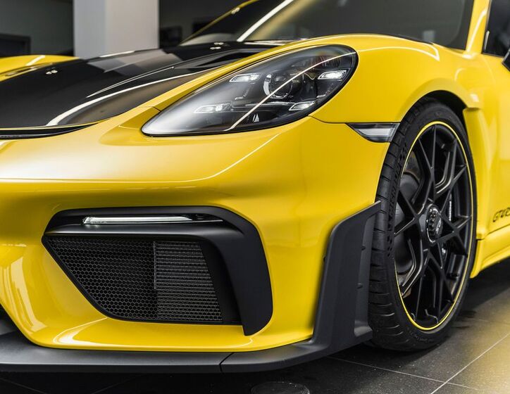 Porsche Cayman 24