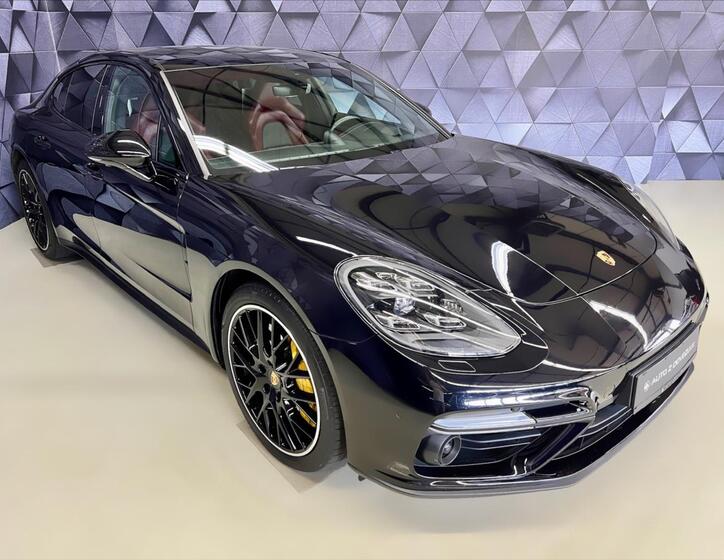 Porsche Panamera 4