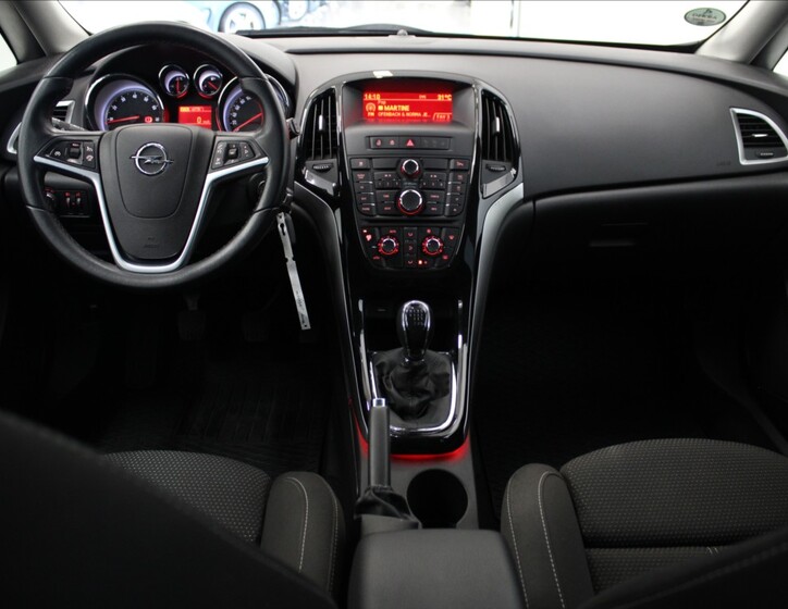 Opel Astra 8