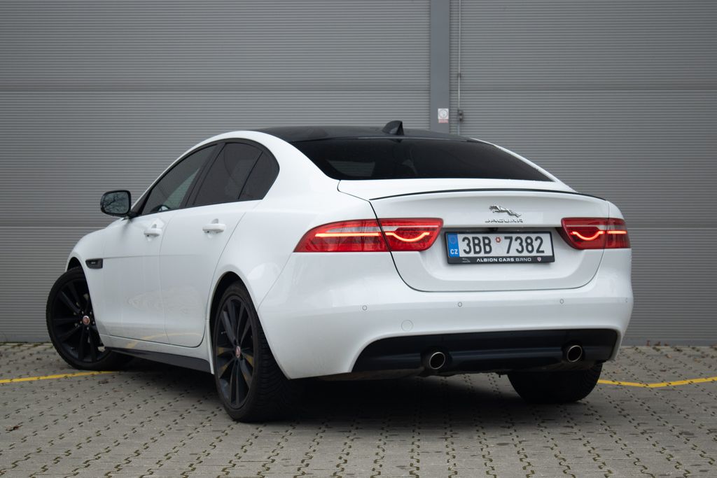Jaguar XE