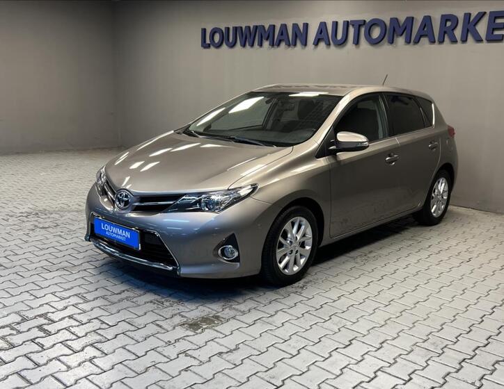 Toyota Auris 1