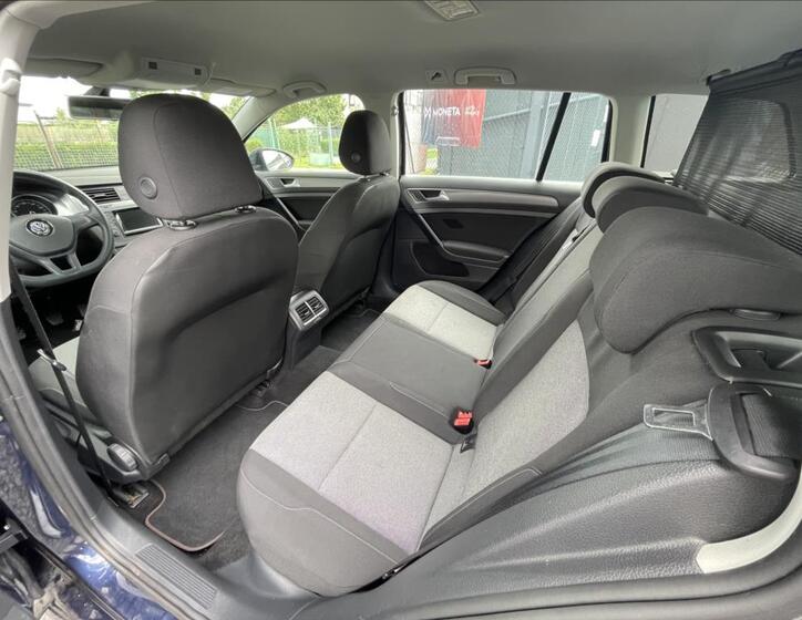 Volkswagen Golf 38