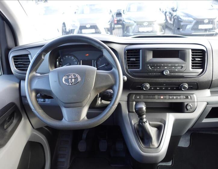 Toyota ProAce Verso 8