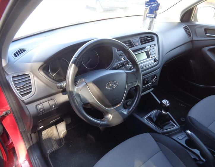 Hyundai i20 9