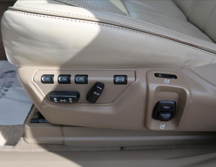 Volvo XC90 13
