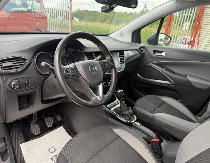 Opel Crossland X 10