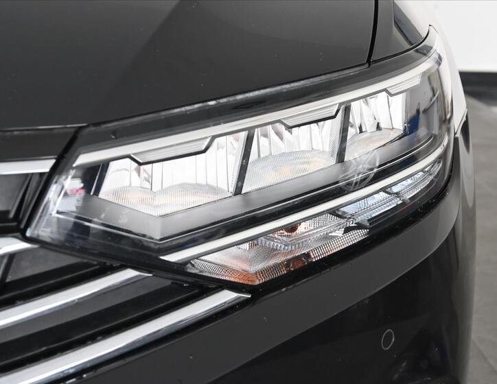 Volkswagen Passat 30