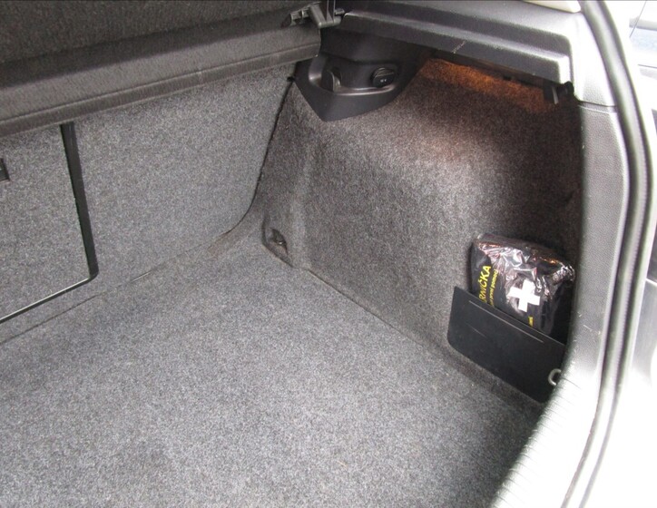 Volkswagen Golf 32