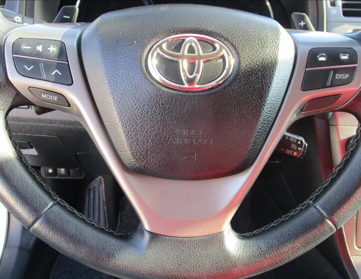 Toyota Avensis 29