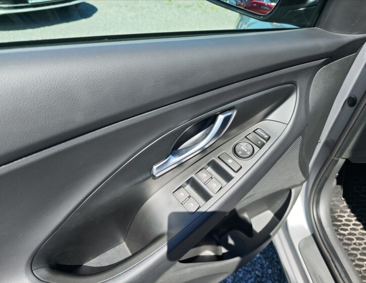 Hyundai i30 10